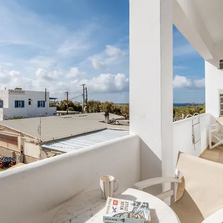 Livadia B * Parikia (Paros)