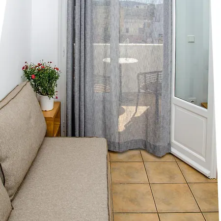 Aparthotel Livadia B
