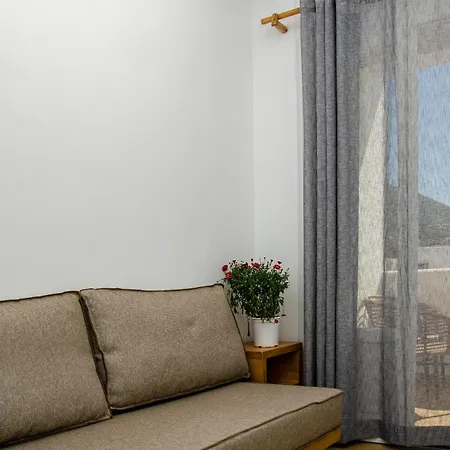 Livadia B Aparthotel *